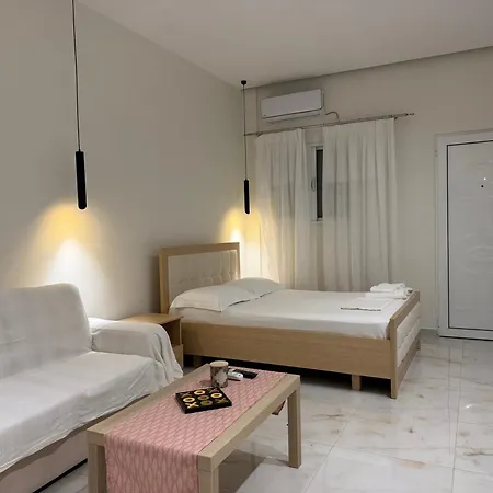 R Apartment *